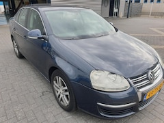 Volkswagen Jetta - 1.6 FSI Comfortline
