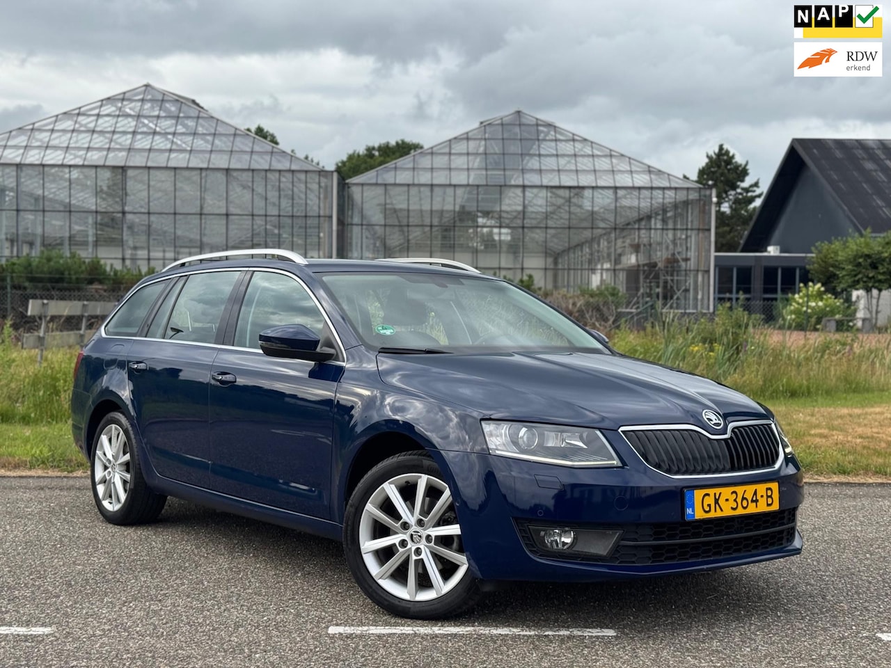 Skoda Octavia Combi - 2.0 TDI Greentech Elegance Businessline Navi | Cruise | Led | Dealer Onderhouden - AutoWereld.nl