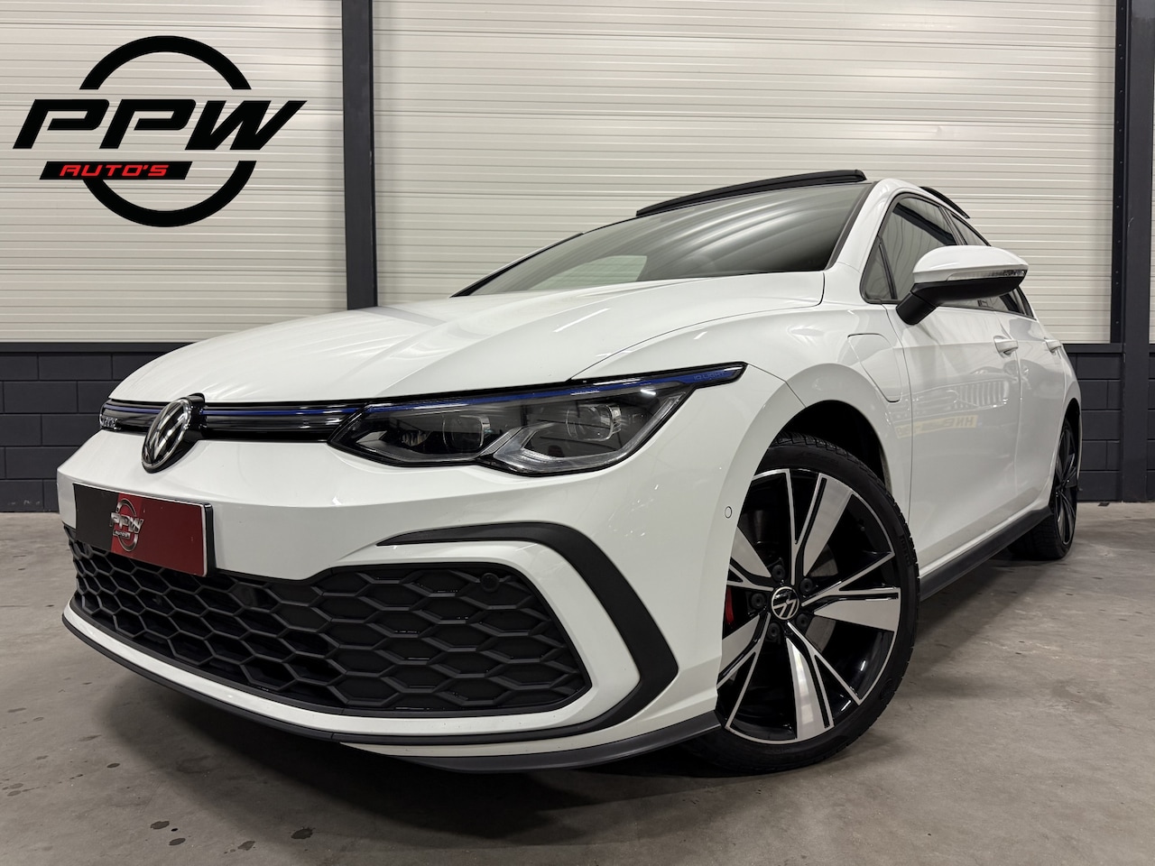 Volkswagen Golf - 1.4 eHybrid GTE 245PK PANO/HEAD-UP/IQ-LIGHT/ACC/18"/SFEER/CAMERA/CARPLAY/KEYLESS/SPORTSTOE - AutoWereld.nl