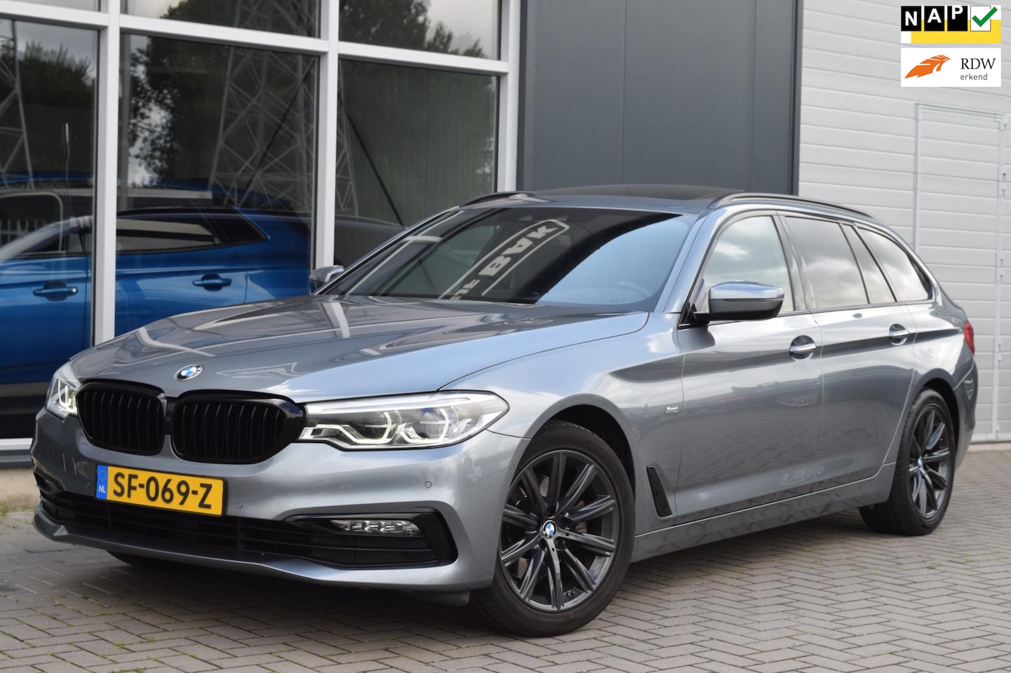 BMW 5-serie Touring - 520d High Executive | Head-Up | Dodehoekassist | NAP + APK 5-2026 ! - AutoWereld.nl