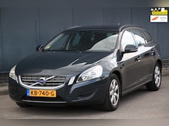 Volvo V60 - 1.6 DRIVe Kinetic Navigatie/Parkeersensor/Trekhaak