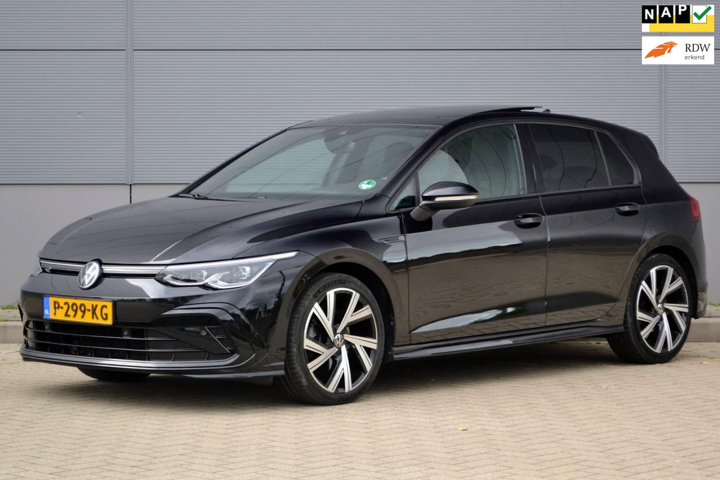 Volkswagen Golf - 1.5 eTSI R-Line 1.5 eTSI R-Line - AutoWereld.nl