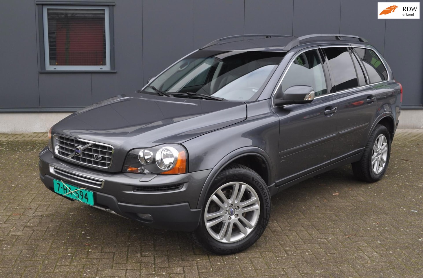 Volvo XC90 - 4.4 V8 Summum FACELIFT, netto € 15.650, bijtel vriendelijk! - AutoWereld.nl