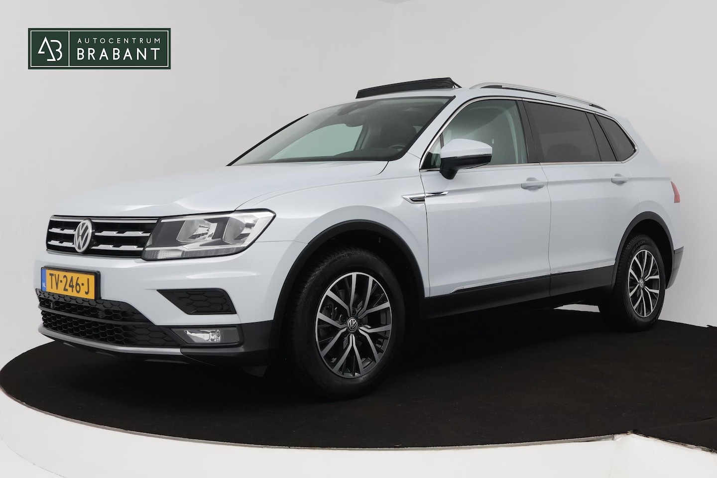 Volkswagen Tiguan Allspace - 1.4 TSI Comfortline Business 7p (PANORAMADAK, STOELVERWARMING, CARPLAY, PARKEERSENSOREN, A - AutoWereld.nl