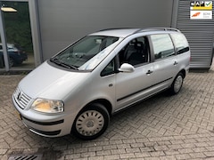 Volkswagen Sharan - 2.0 Trendline / AUTOMAAT / 7 ZITTER / NETTE AUTO / NAP