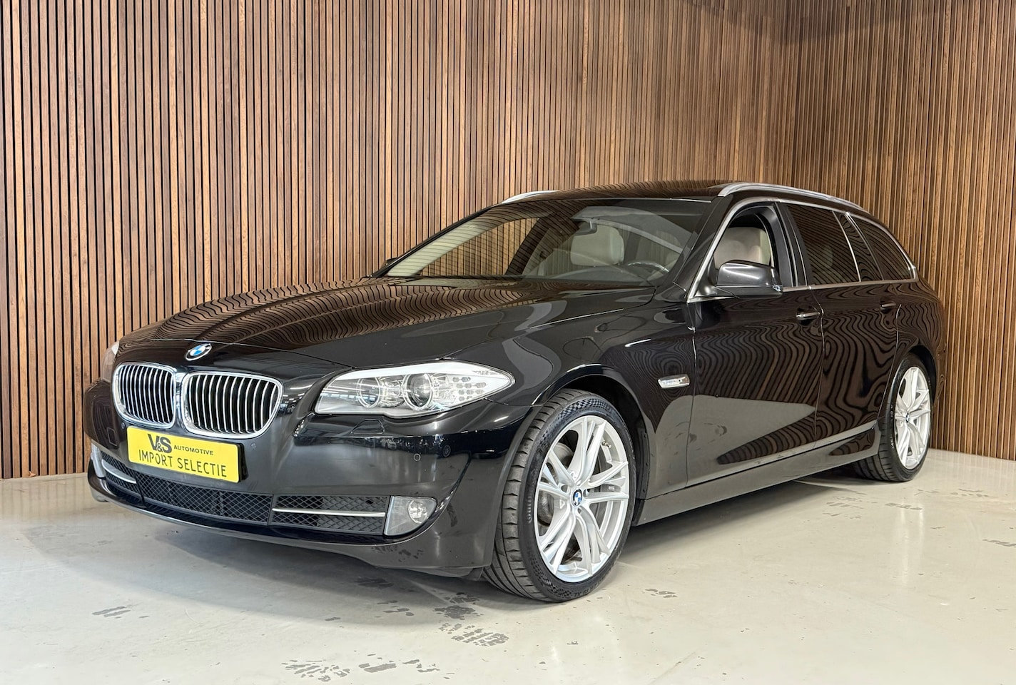 BMW 5-serie Touring - 523i High Executive - 6 cilinder - (bijna) Youngtimer - AutoWereld.nl