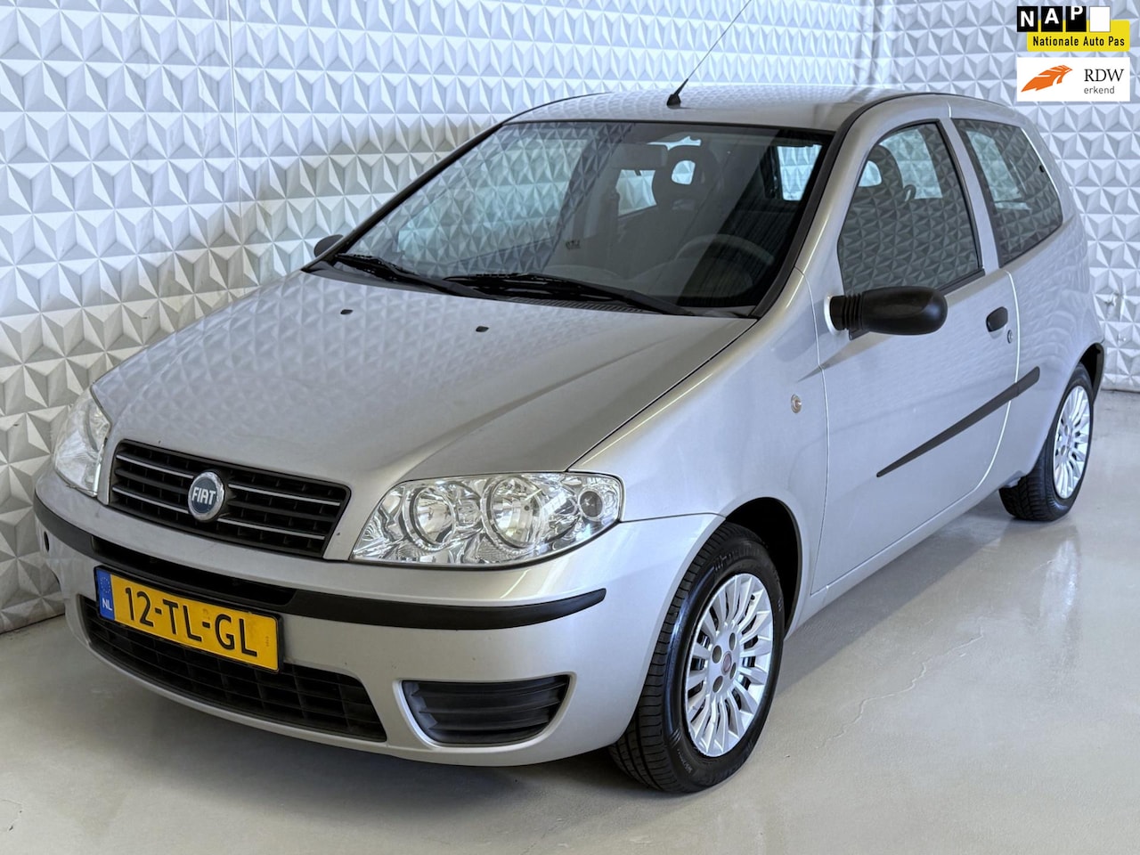 Fiat Punto - 1.2 Classic Edizione Cool AIRCO / APK 05-07-2026 (2006) - AutoWereld.nl