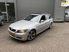 BMW 3-serie Touring - 320i / PANORAMADAK / RIJDT SCHAKELT GOED / NAP
