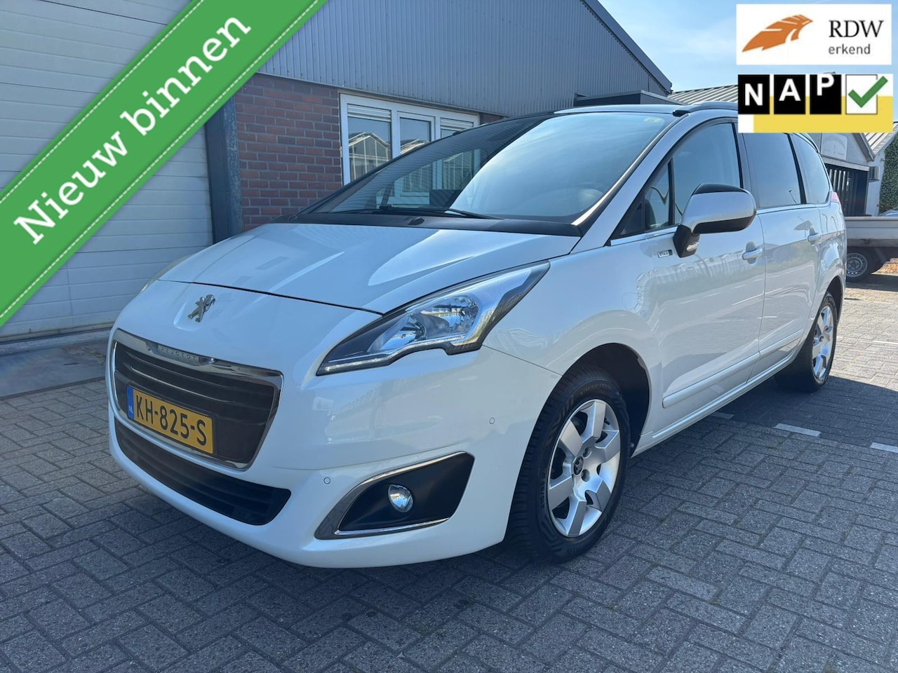 Peugeot 5008 - 1.2 PureTech Style 7p. 1.2 PureTech Style 7p. - AutoWereld.nl