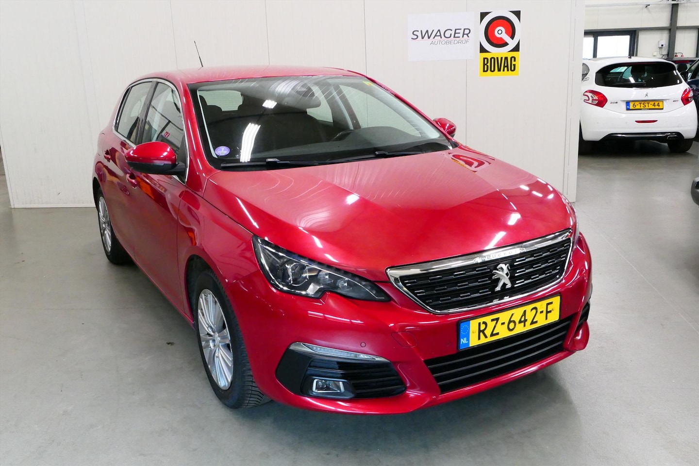 Peugeot 308 - 1.2 PureTech 130pk Aut. Allure (Dealer onderhouden) - AutoWereld.nl
