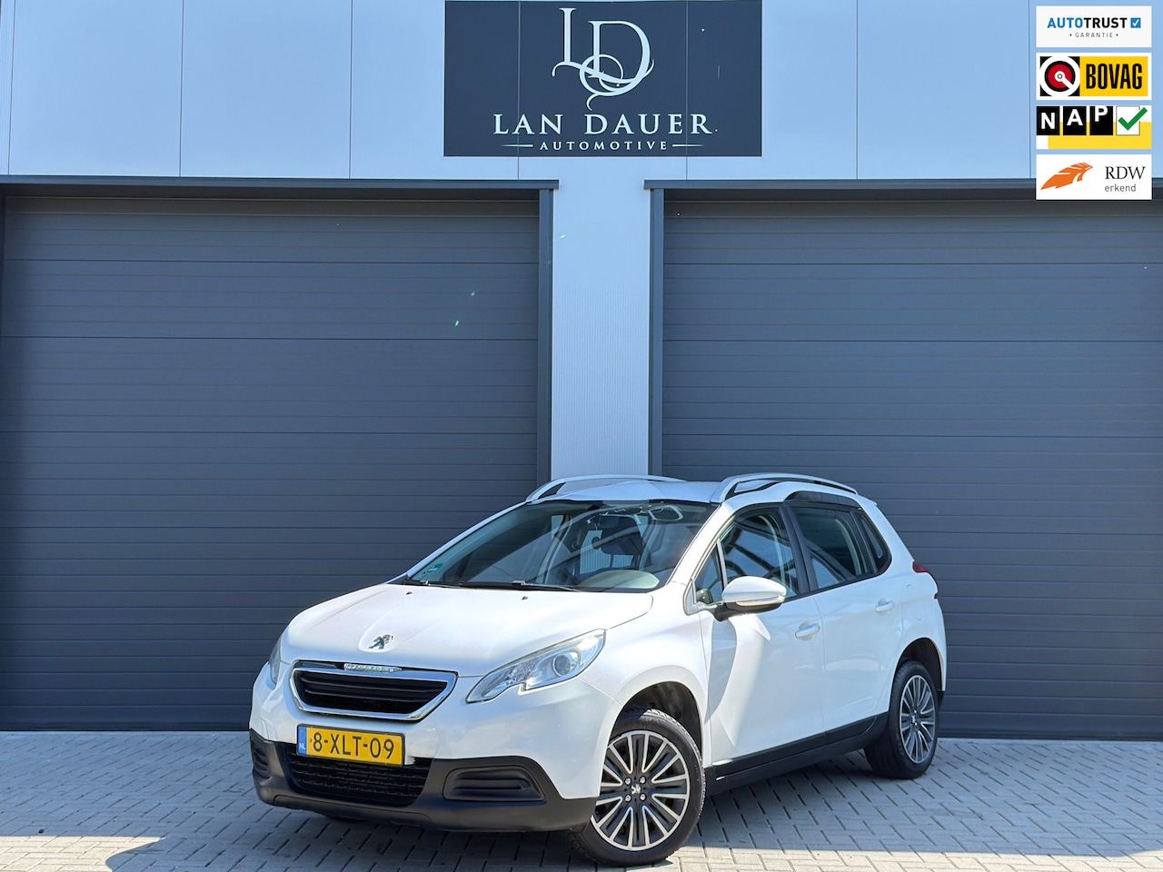 Peugeot 2008 - 1.2 PureTech Access / Automaat / NAP / Airco - AutoWereld.nl