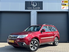 Subaru Forester - 2.0 Luxury / Automaat / Trekhaak / Netjes