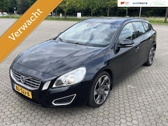 Volvo V60 - 180pk T4 AUTOMAAT|RIJKLAAR|NAP|LEER|THAAK|GARANTY