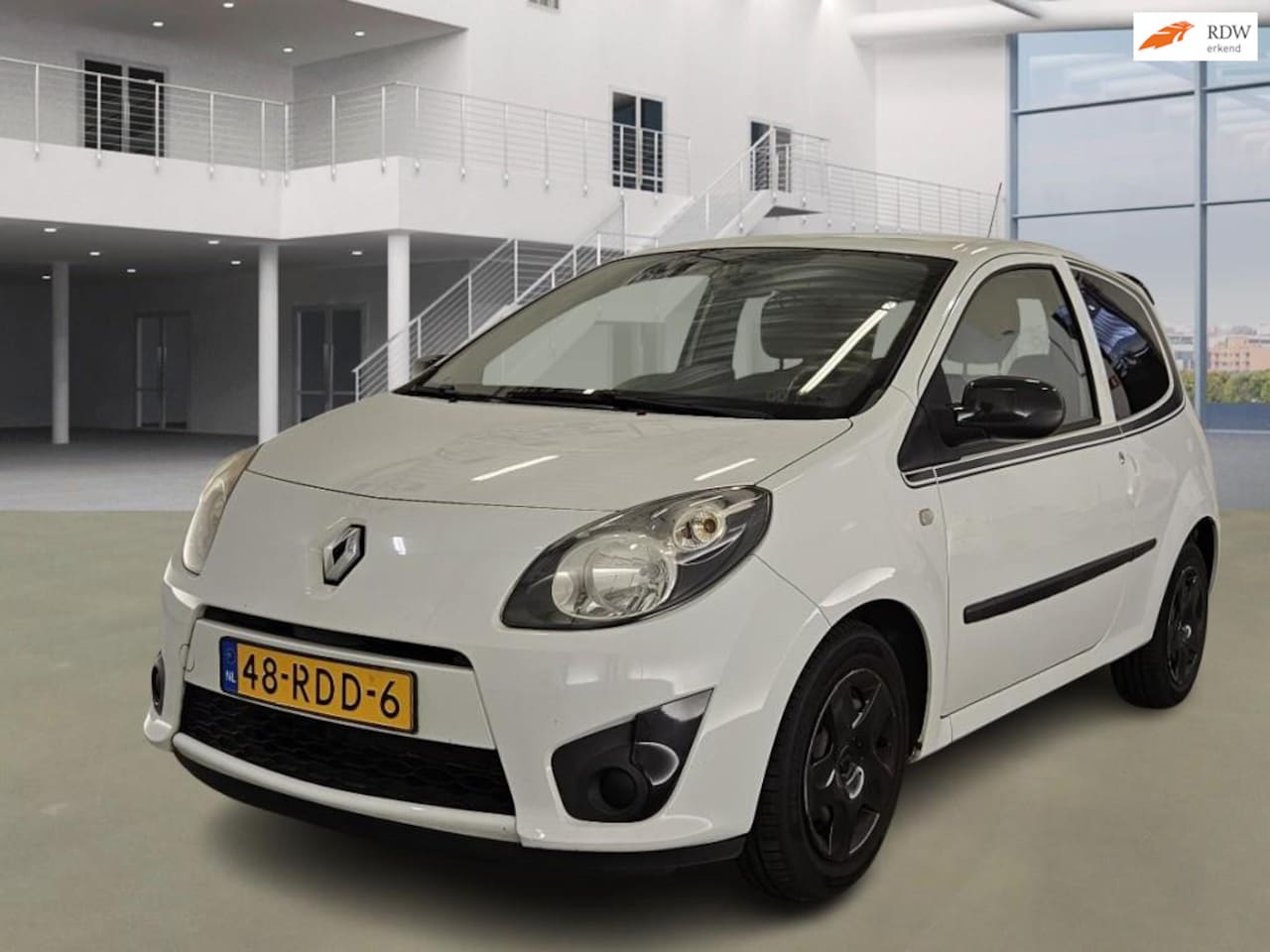 Renault Twingo - 1.2-16V Collection AIRCO 2 X SLEUTELS ELEC.PAKET - AutoWereld.nl