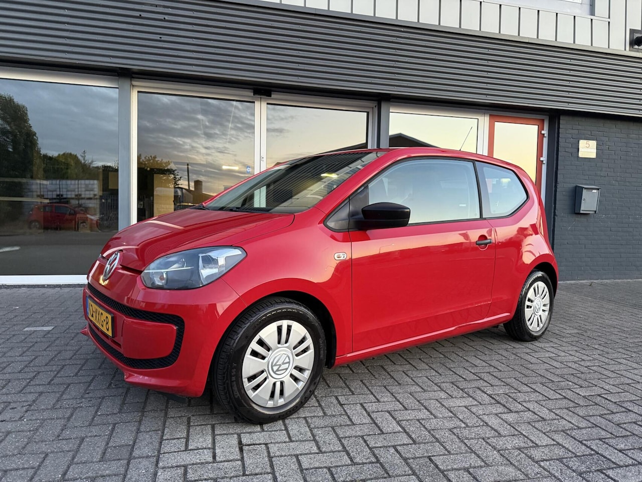 Volkswagen Up! - 1.0 take up! BlueMotion 1.0 take up! BlueMotion - AutoWereld.nl