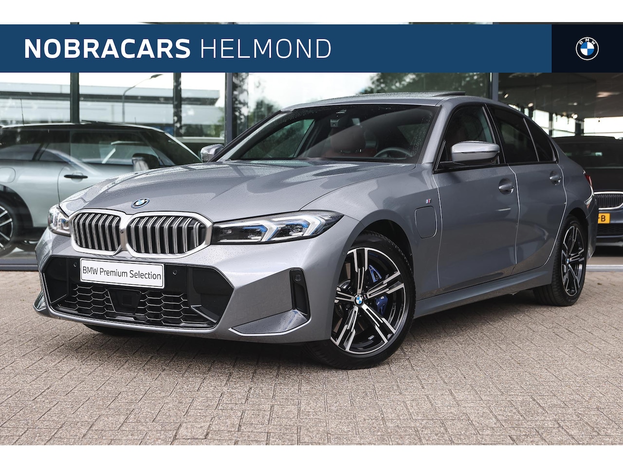 BMW 3-serie - 330e High Executive M Sport Automaat / Schuif-kanteldak / Sportstoelen / M Adaptief onders - AutoWereld.nl