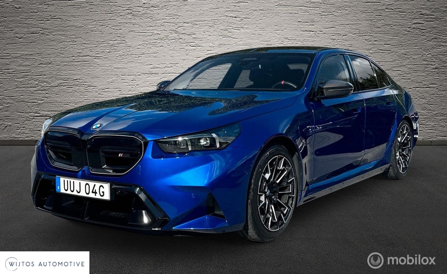 BMW M5 - 5-serie B&W, Carbon, Comfort pack, trekhaak, etc - AutoWereld.nl
