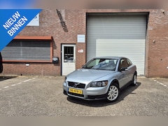 Volvo C30 - 1.6 Advantage NAP Leder 2e eigenaar PDC Trekhaak Airco APK