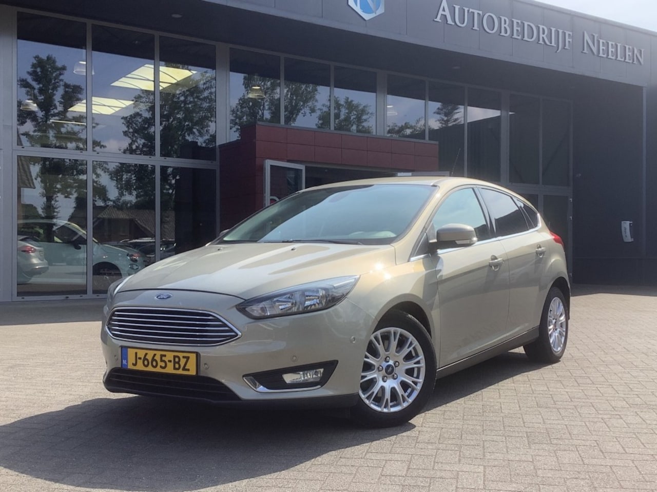 Ford Focus - 1.5i Titanium Automaat I dealer onderhouden - AutoWereld.nl