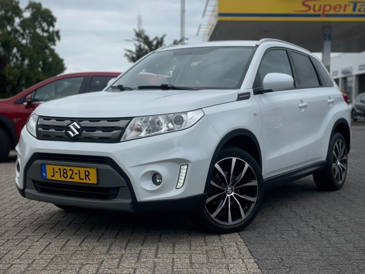 Suzuki Vitara - 1.6 EXCLUSIVE AUTOMAAT CAMERA NAVI 18 INCH - AutoWereld.nl