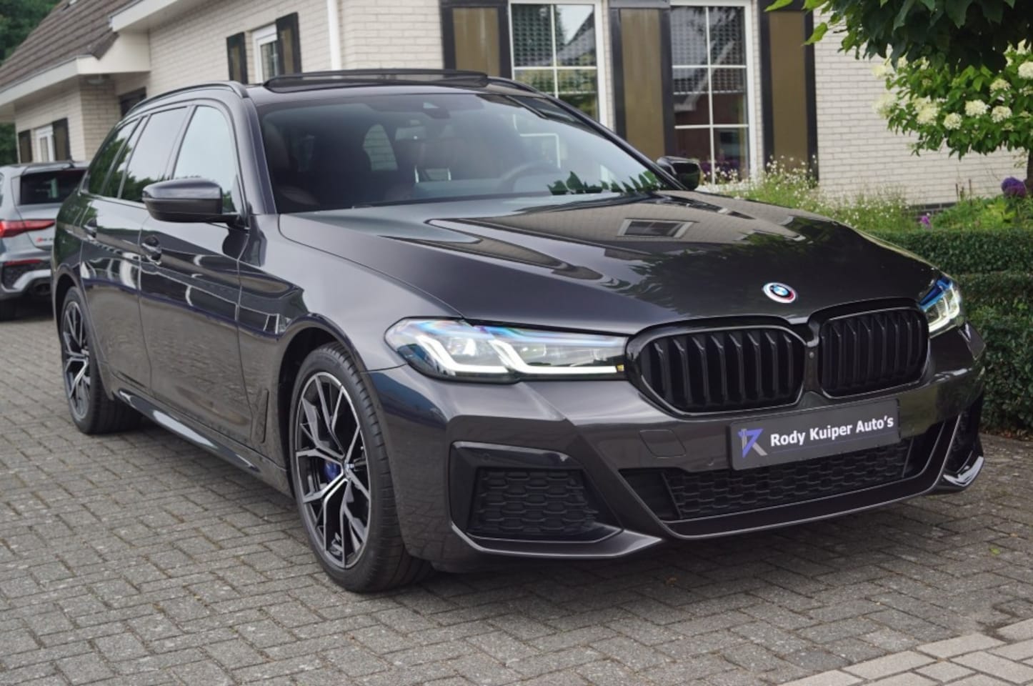BMW 5-serie - 530e (292pk) Laser/HUD/HenK/Pano/4-wielbesturing/Alle opties! - AutoWereld.nl