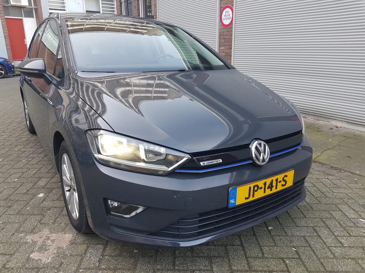 Volkswagen Golf Sportsvan - 1.0 TSI Connected Series - AutoWereld.nl