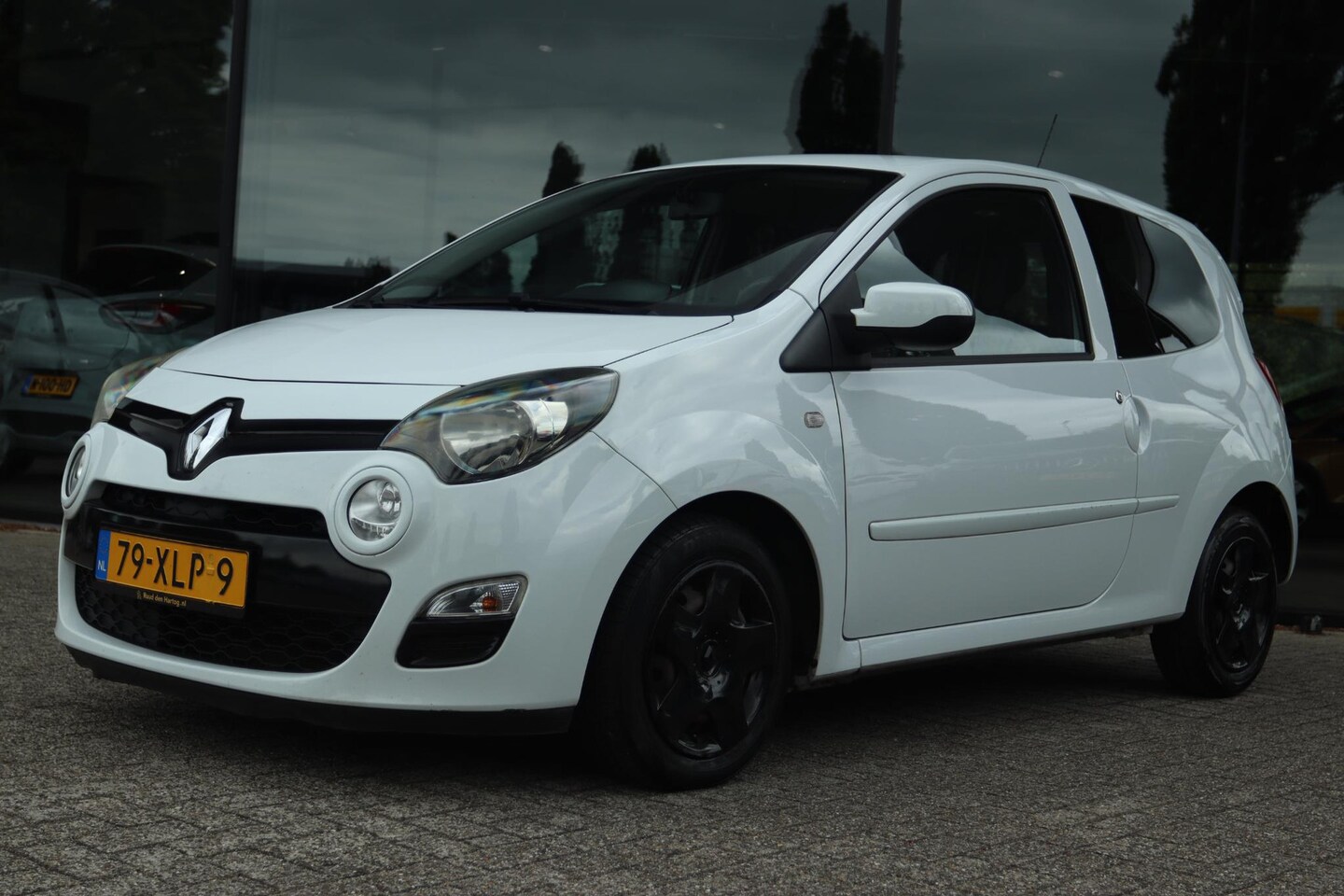 Renault Twingo - 1.2 16V COLLECTION APK 07-2026 | CRUISE | AIRCO | ELEK. RAMEN | BLUETOOTH | PRIVACY GLASS - AutoWereld.nl