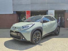 Toyota Aygo X - PREMIUM AUTOMAAT NIEUW DIRECT LEVERBAAR JBL-AUDIO STOELVERW CAMERA PARK-SENSOREN KEYLESS 1
