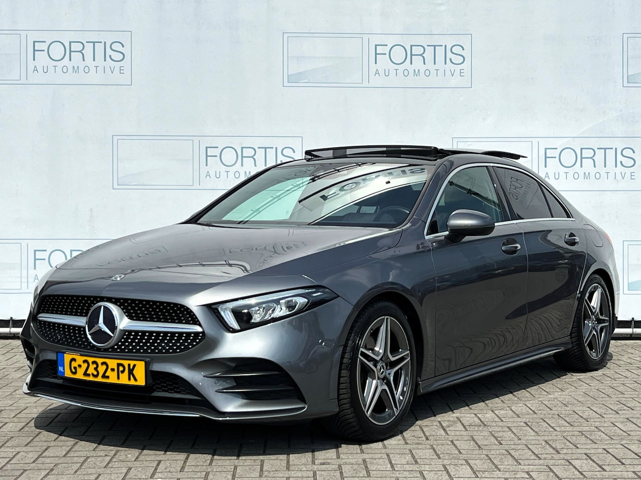 Mercedes-Benz A-klasse - 200 Business Solution AMG NL-AUTO | PANO | AMG PAKKET - AutoWereld.nl