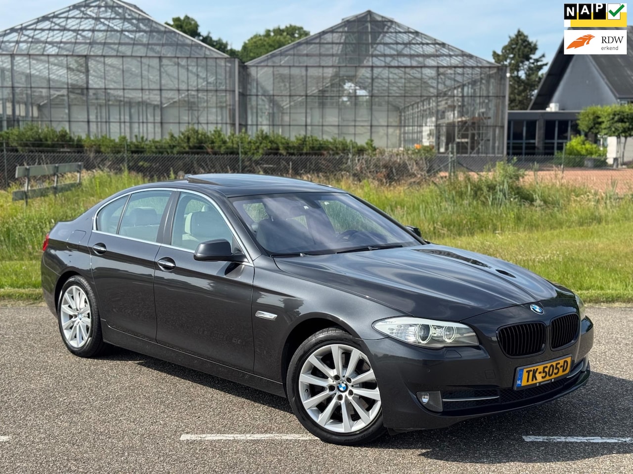 BMW 5-serie - 530i High Executive Navi | Schuifdak | Leder | HUD | Memory | Camera | 6 NW INJECTOR - AutoWereld.nl