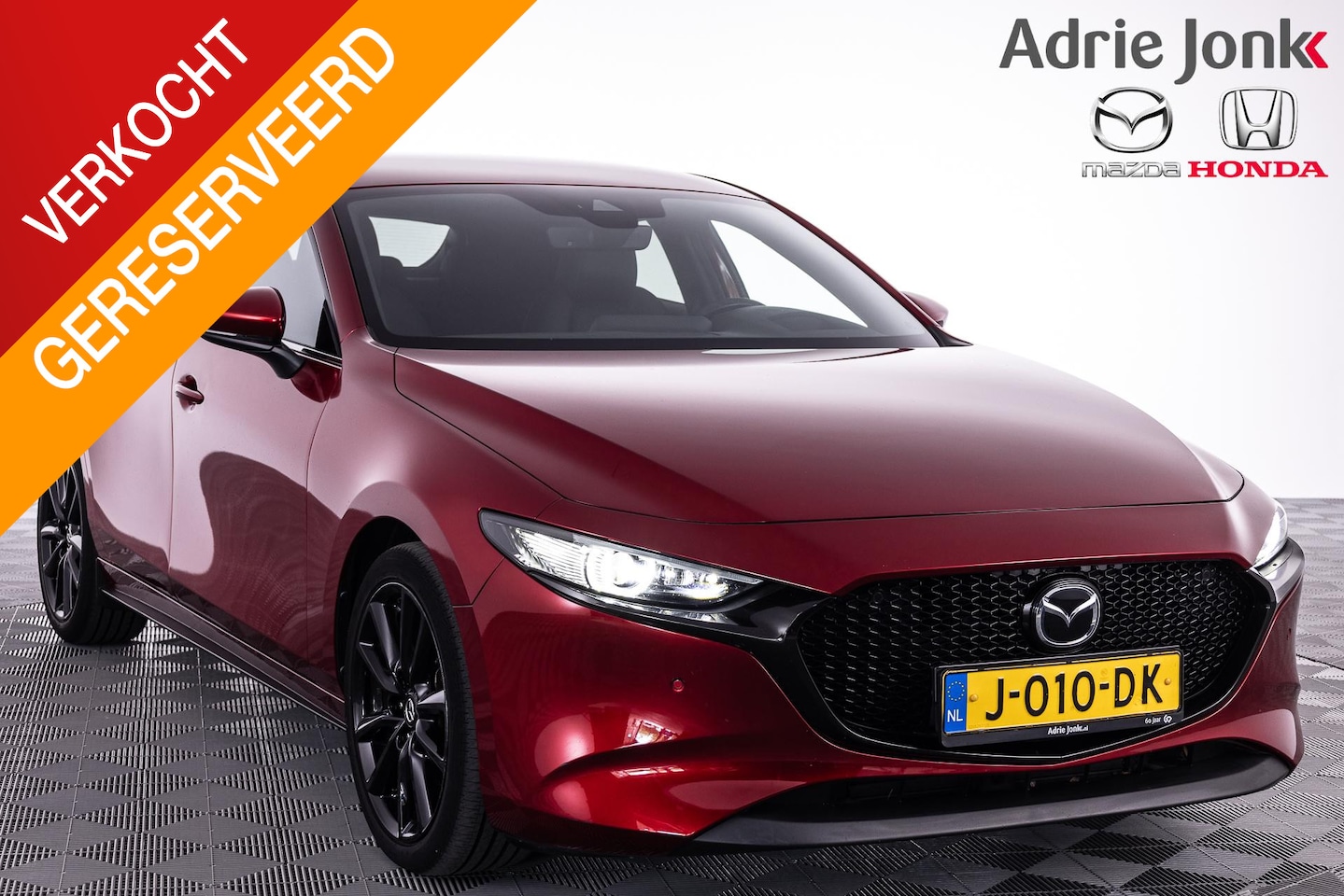 Mazda 3 - 2.0 e-SkyActiv-X M Hybrid 180 Luxury | AUTOMAAT | APPLE CARPLAY | ADAPTIEF CRUISE CONTROL - AutoWereld.nl