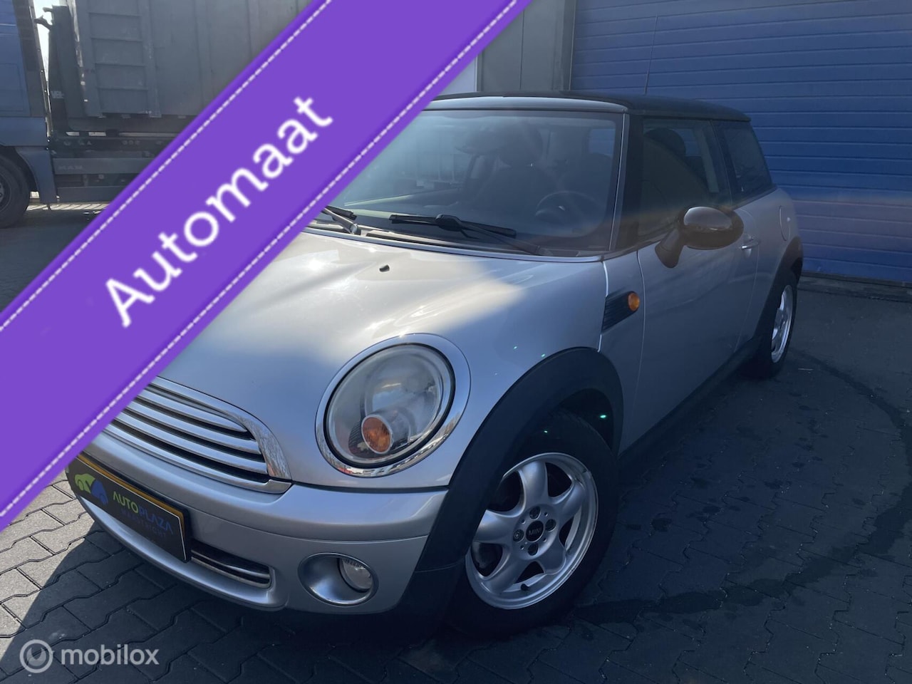 MINI Cooper - Mini 1.6 / Automaat / moet nagekeken worden / meeneemprijs !! - AutoWereld.nl
