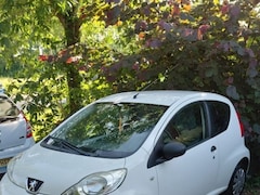 Peugeot 107 - 1.0-12V XR