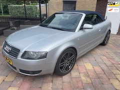 Audi A4 Cabriolet - 2.4 V6 Exclusive / Automaat / Leer / Nieuwe kap en Velgen 18 inch
