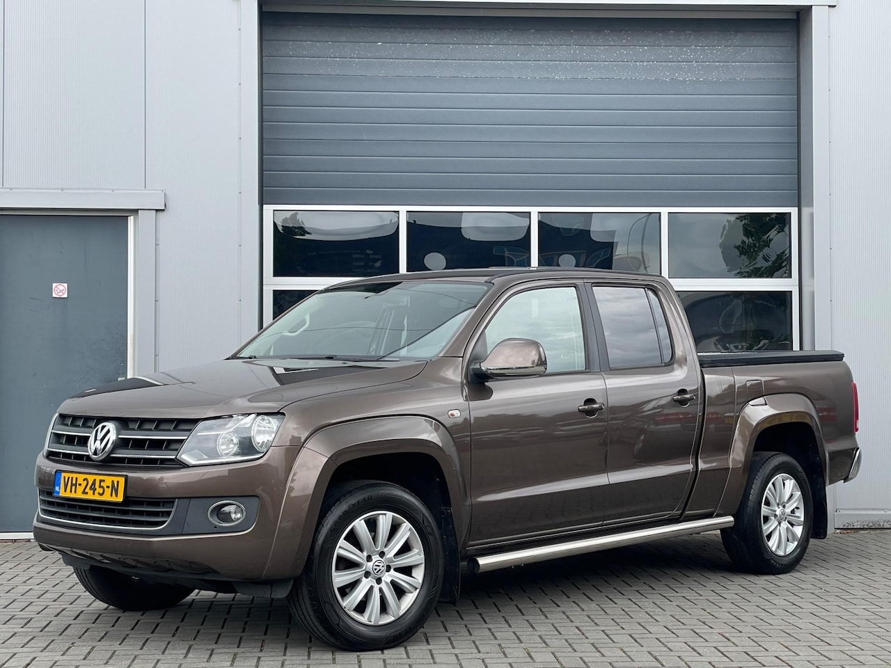 Volkswagen Amarok - 2.0 TDI DC Highline | 1ste eig. | Climate control | PDC v+a | Cruise control | Trekhaak - AutoWereld.nl