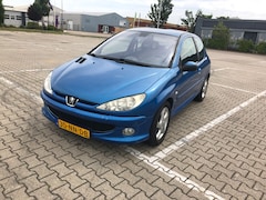 Peugeot 206 - 1.4-16V XS