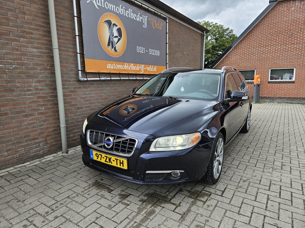 Volvo V70 - 2.4 D5 Summum 2.4 D5 Summum - AutoWereld.nl