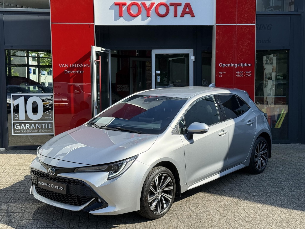 Toyota Corolla - 1.8 HYBRID DYNAMIC STOEL/STUURVERW BLIND SPOT NAVI KEYLESS LED APPLE/NDROID 17' LM-VELGEN - AutoWereld.nl