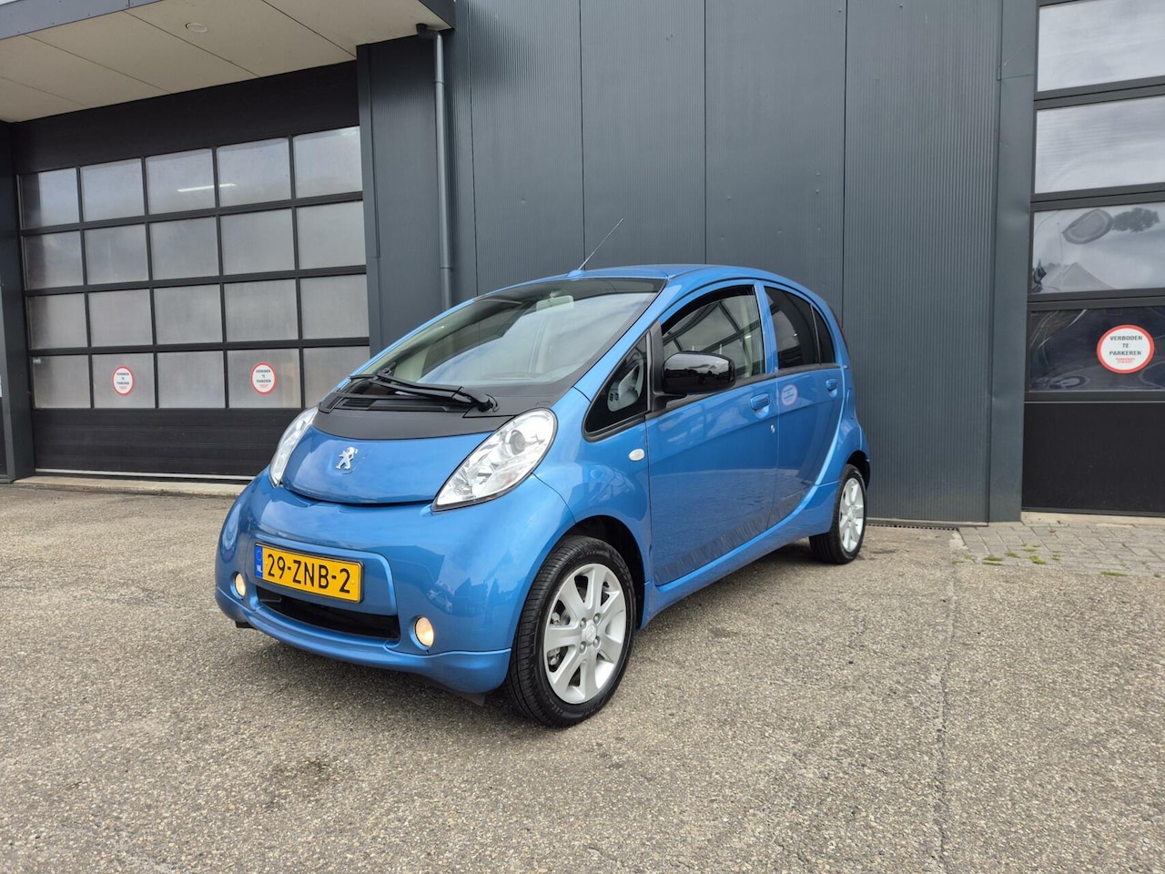 Peugeot iOn - Active Active - AutoWereld.nl