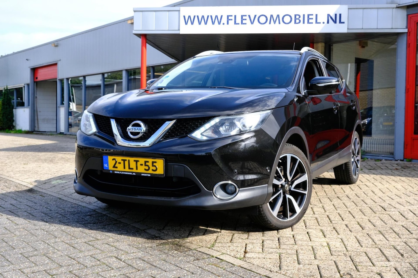 Nissan Qashqai - 1.2 Tekna Pano|Leder|LED|Cam - AutoWereld.nl