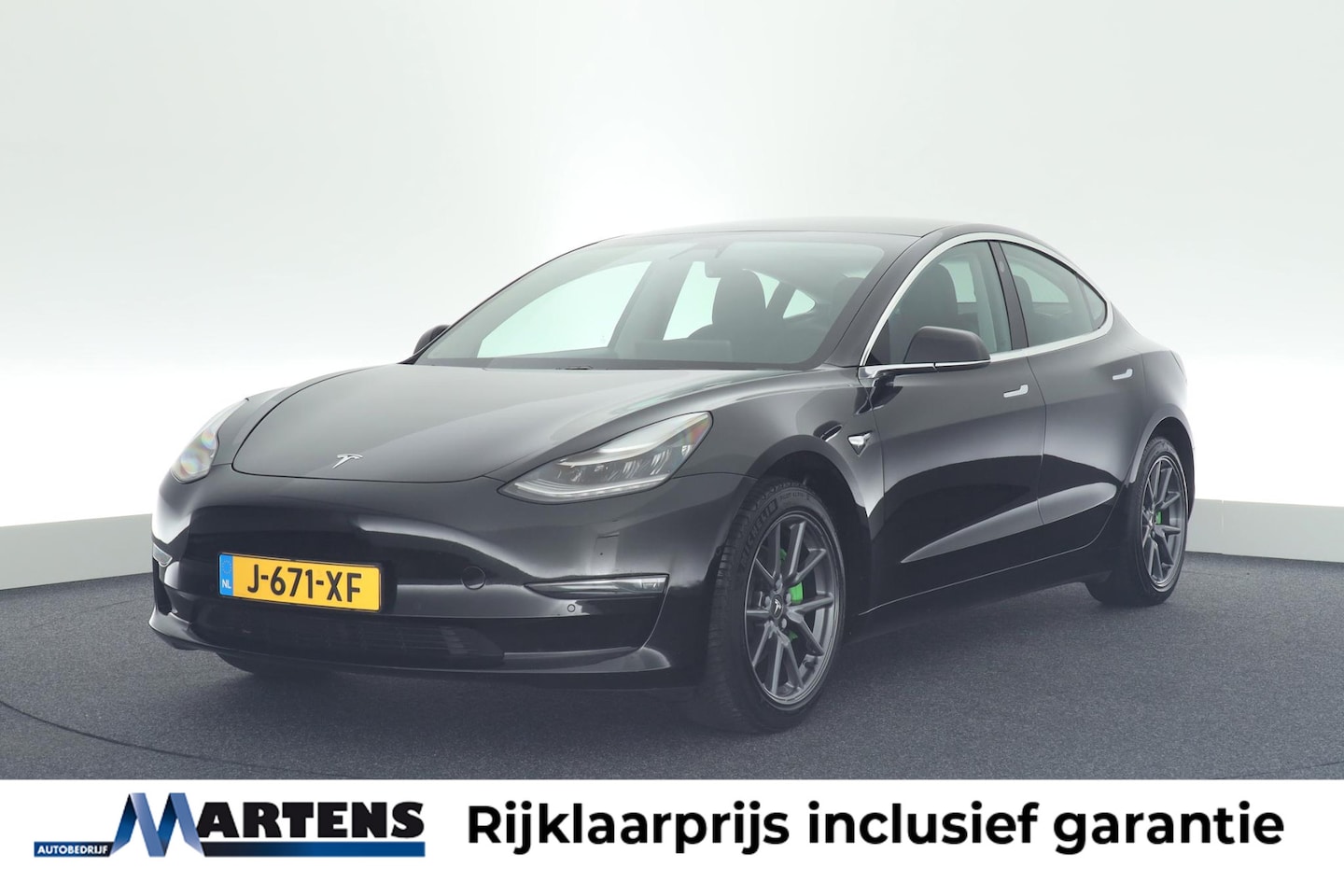 Tesla Model 3 - 351pk Long Range AWD 75 kWh Trekhaak Panoramadak Leder Stoelverwarming Navigatie - AutoWereld.nl
