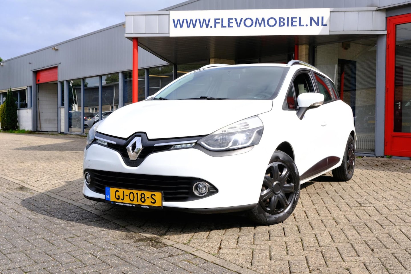 Renault Clio Estate - 1.5 dCi ECO Expression|Navi|Trekhaak|Cruise|Cam - AutoWereld.nl