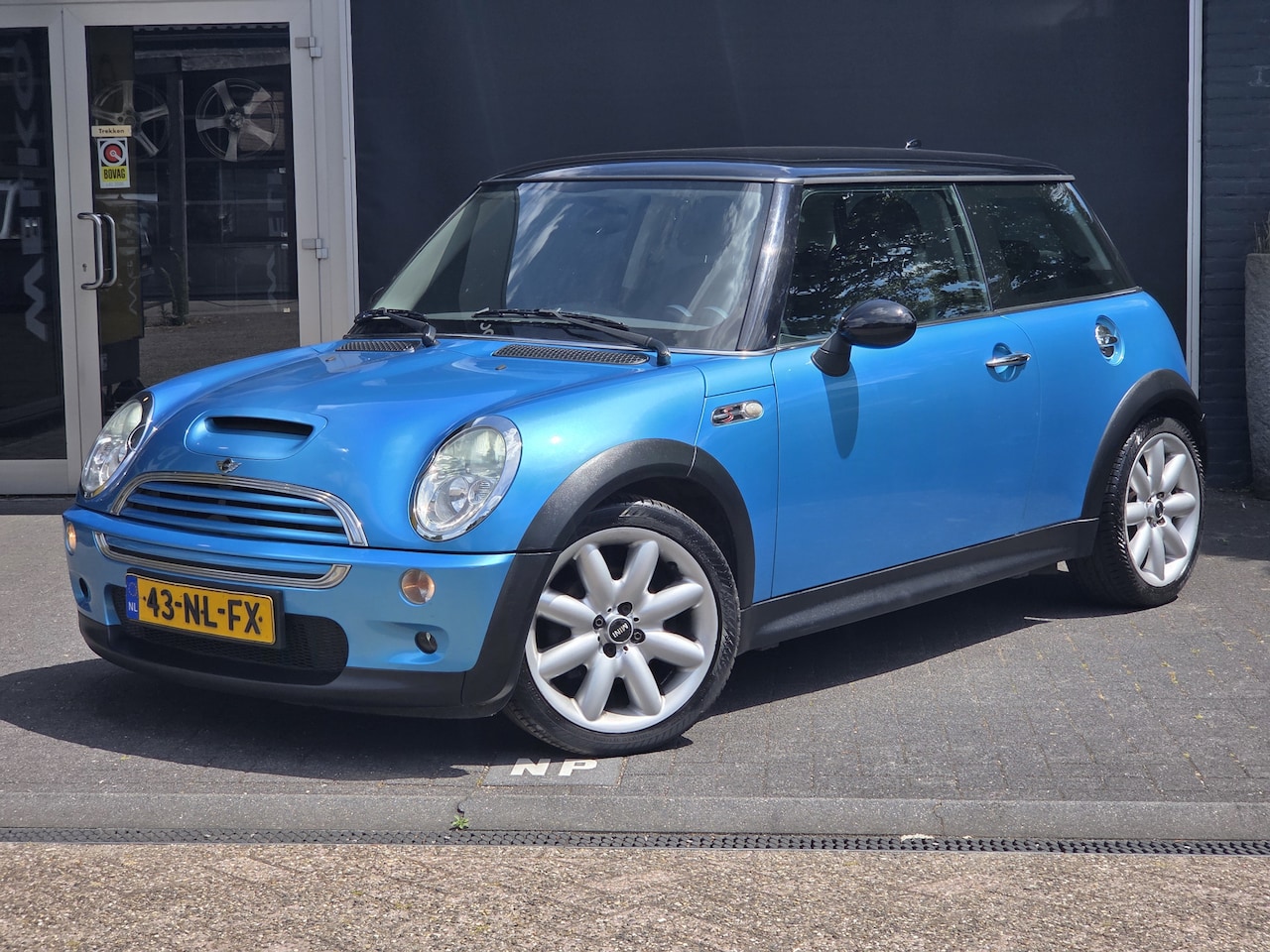 MINI Cooper S - Mini 1.6 Chili LEDER / NAVI / CRUISE / CLIMA - AutoWereld.nl