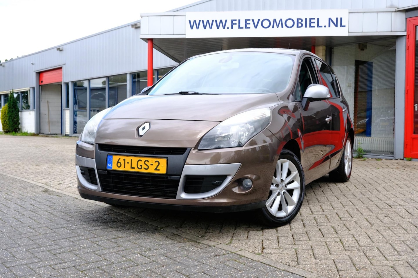 Renault Scénic - 1.4 TCE Celsium|clima|Navi|LMV|Trekhaak|Pdc|Trekhaak - AutoWereld.nl
