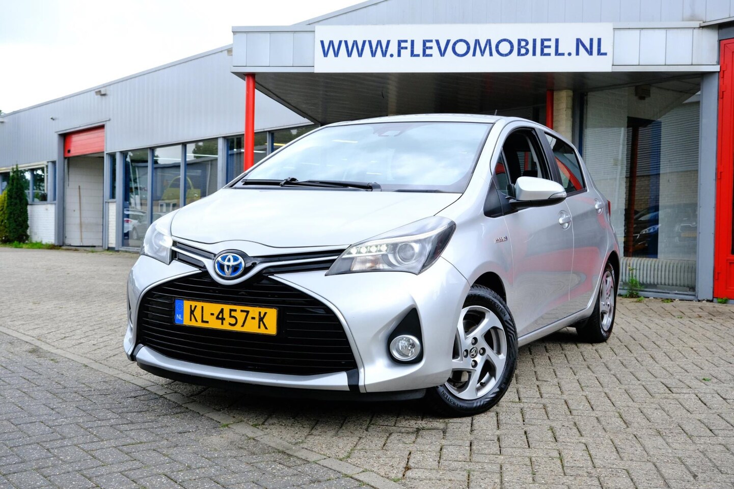 Toyota Yaris - 1.5 Hybrid Trend Aut. Navi|Cam|LMV|Clima - AutoWereld.nl