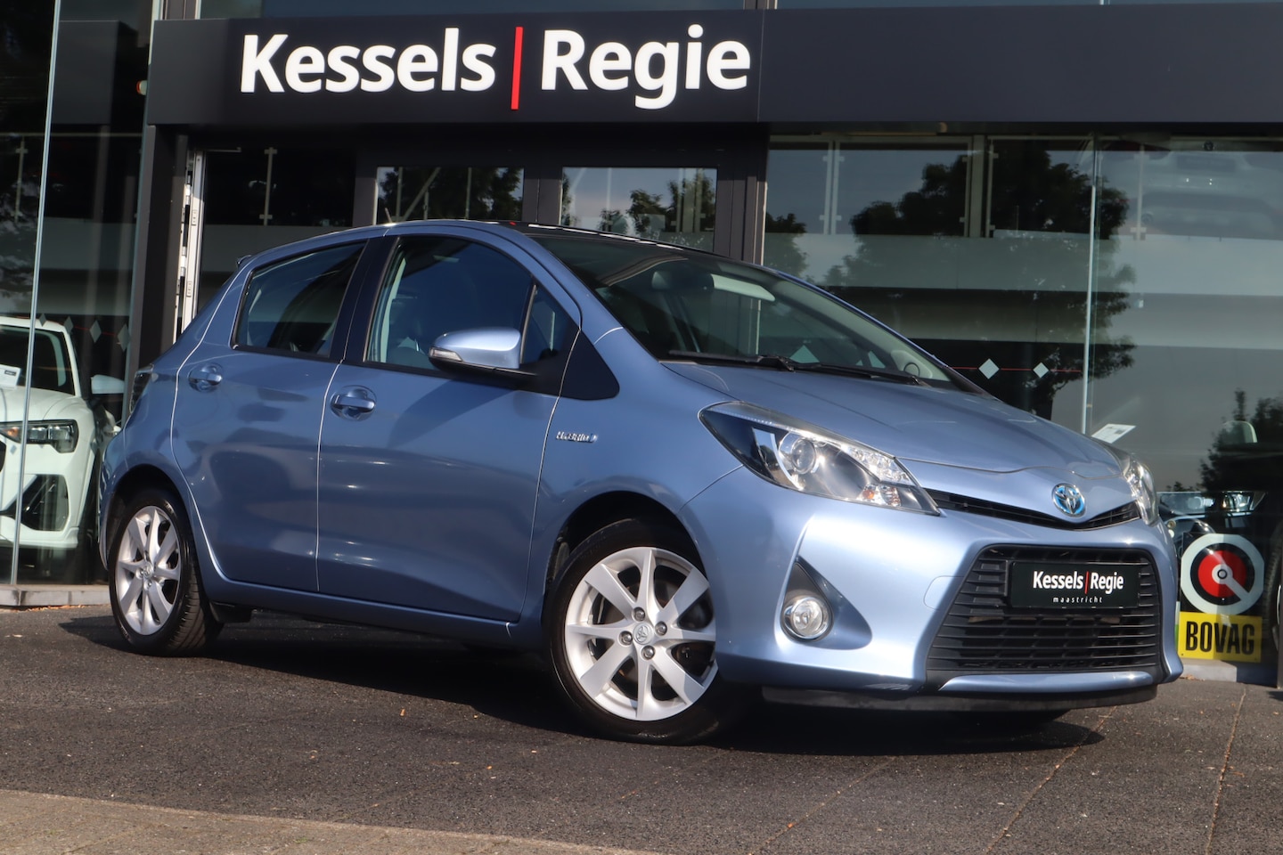 Toyota Yaris - 1.5 Full Hybrid Dynamic Panoramadak - AutoWereld.nl