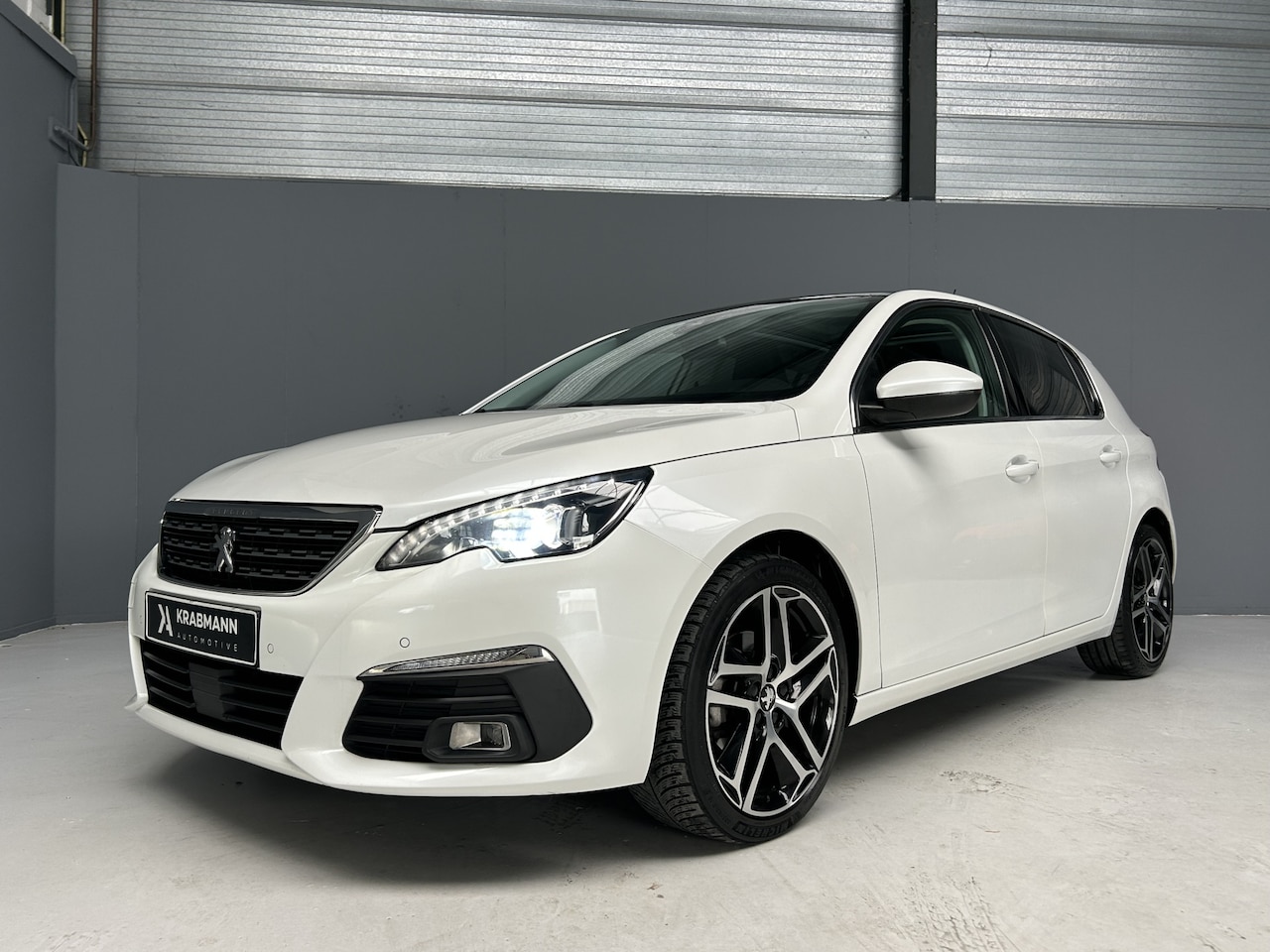 Peugeot 308 - 1.2 PureTech Allure Nwe Riem|Navi|Pano|Cruise - AutoWereld.nl