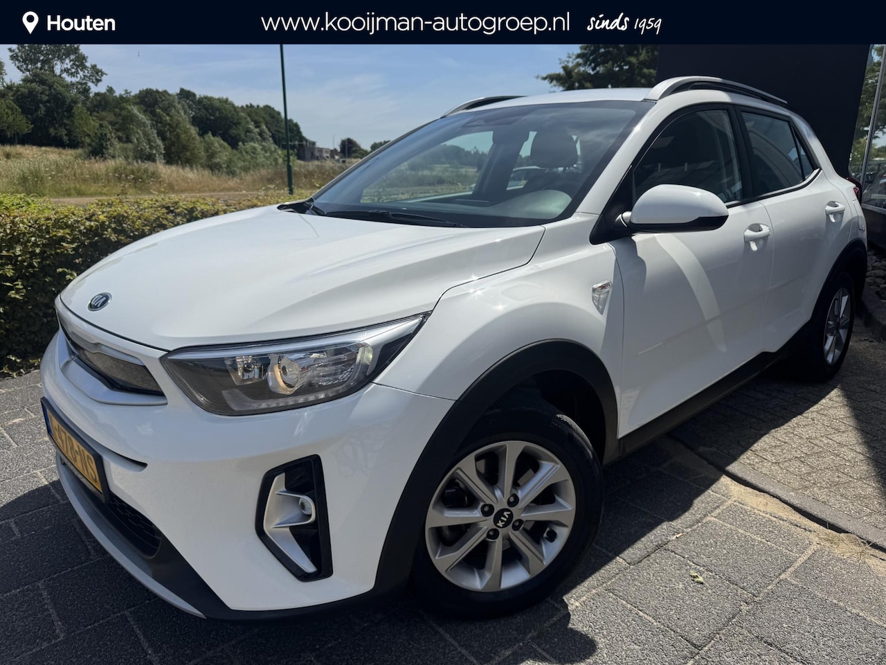 Kia Stonic - 1.0 T-GDi MHEV DynamicLine | Eerste Eigenaar | Dealeronderhouden | Navigatie | Cruise Cont - AutoWereld.nl