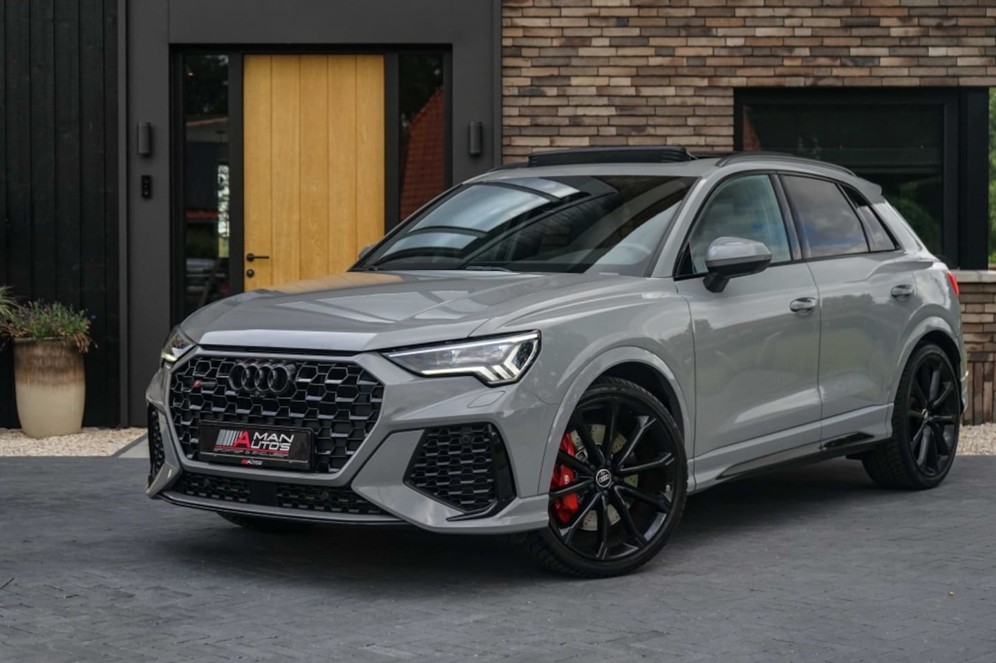 Audi RSQ3 - RS Q3 2.5 TFSI 400PK Pano/Eventuri/Sonos/360/Trkhk/VOL - AutoWereld.nl