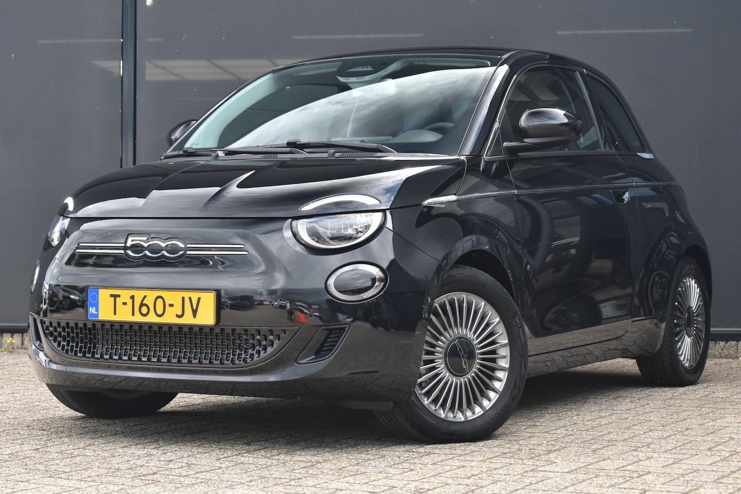 Fiat 500 - 42 kWh | Navigatie | Achteruitrijcamera | Dodehoekdetectie | Stoelverwarming | Climate Con - AutoWereld.nl